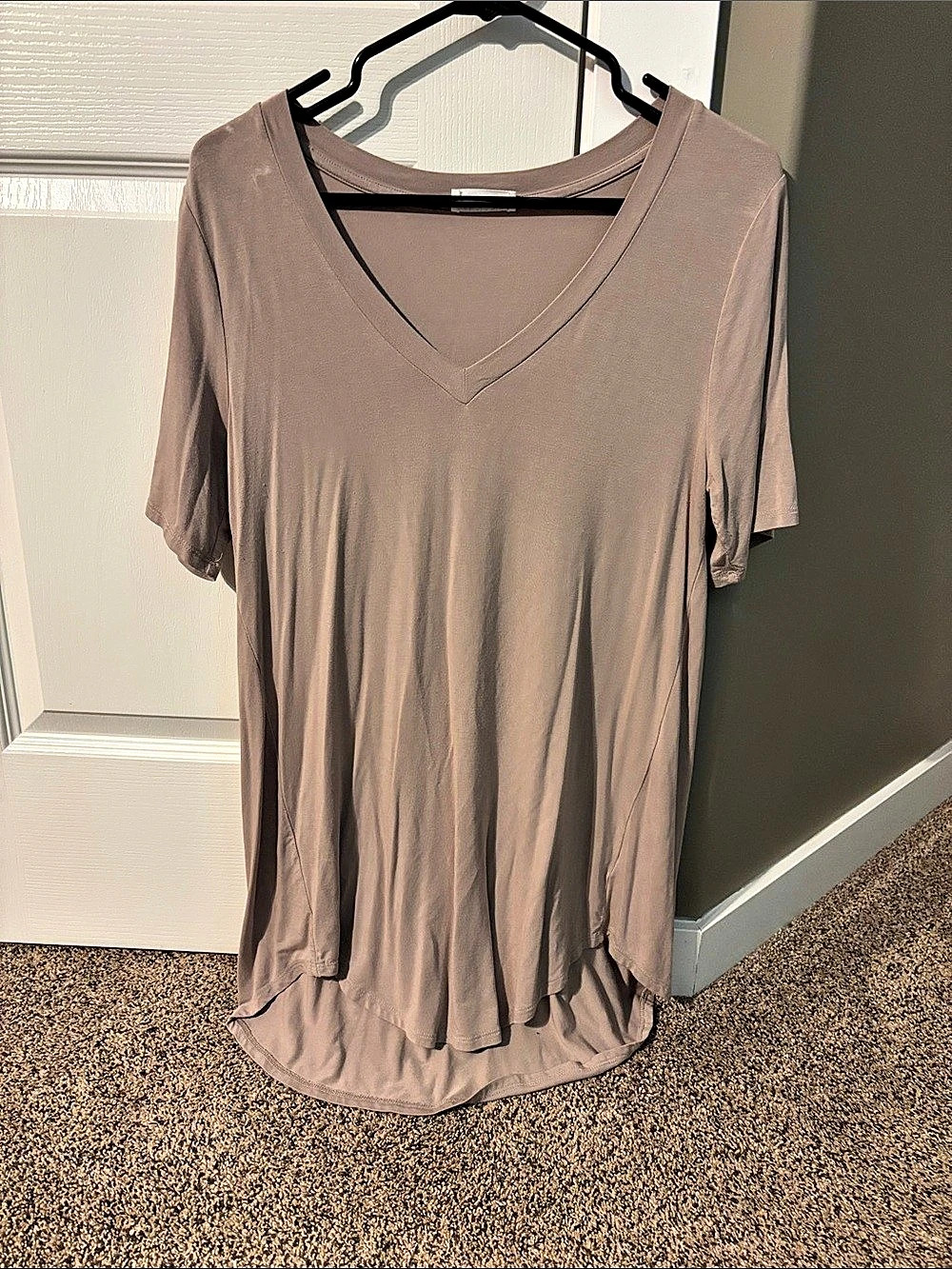 3/$15 Beige high/low short